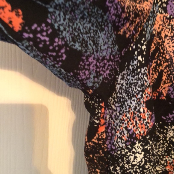 Woman’s fall muti colored leaf print blouse - Picture 8 of 10